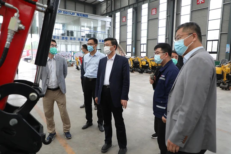Warmly welcome the leaders of Jining Economic Development Zone to visit Jinkung Industrial (Shandong) Corporation for investigation and research